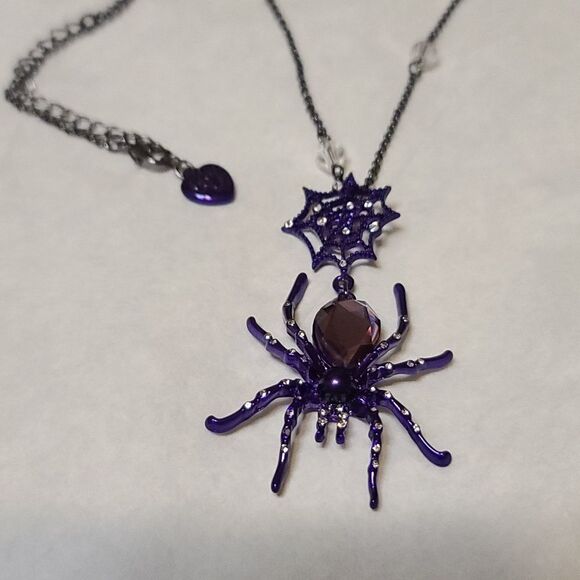 Betsey Johnson Purple Spider Set NEW,  bracelet, necklace, and ring - Picture 6 of 10